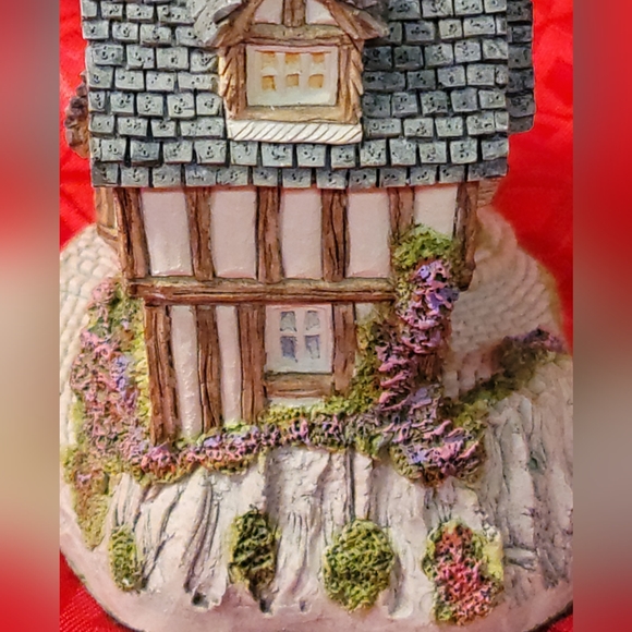 Candlemakers David Winter Cottages: Collector's Piece No. 12 - Picture 6 of 14